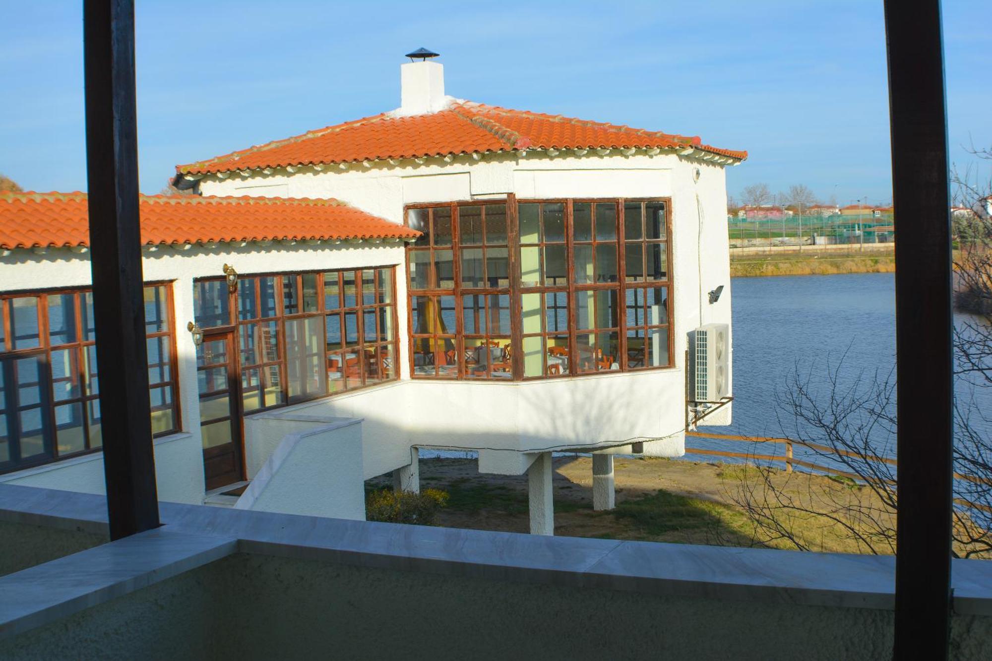 Thrassa Hotel Tycherón Esterno foto